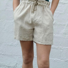 Load image into Gallery viewer, Linen beige shorts
